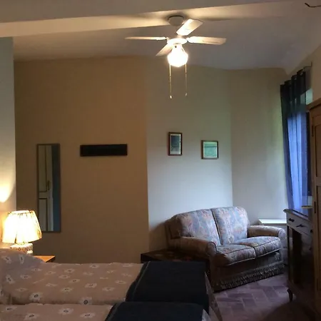 Moni Bed & Breakfast